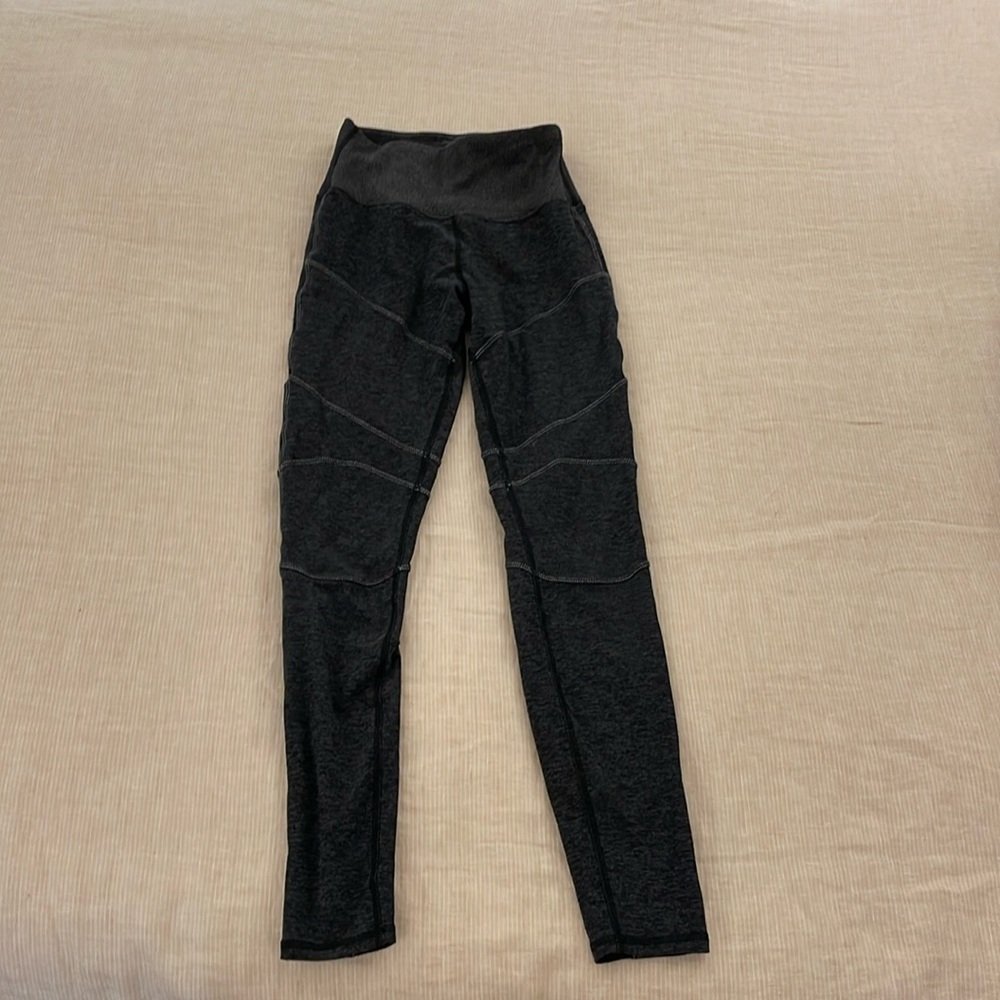 Alo Yoga Women’s Leggings